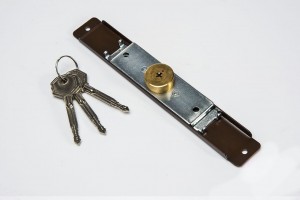 Espagnolette lock (Ø 28mm), 3 keys, light brown