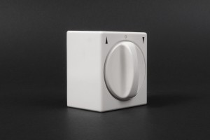 Unlatching rotary switch, wall mounted