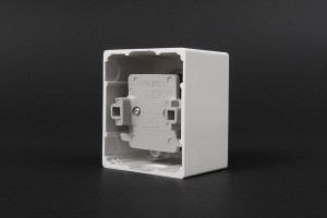 Unlatching rotary switch, wall mounted