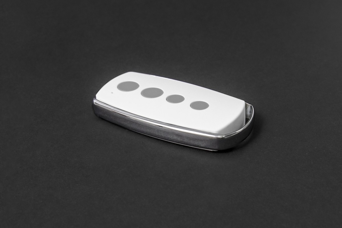 Miniatur-Handsender TP15, 4-Kanal, schwarz