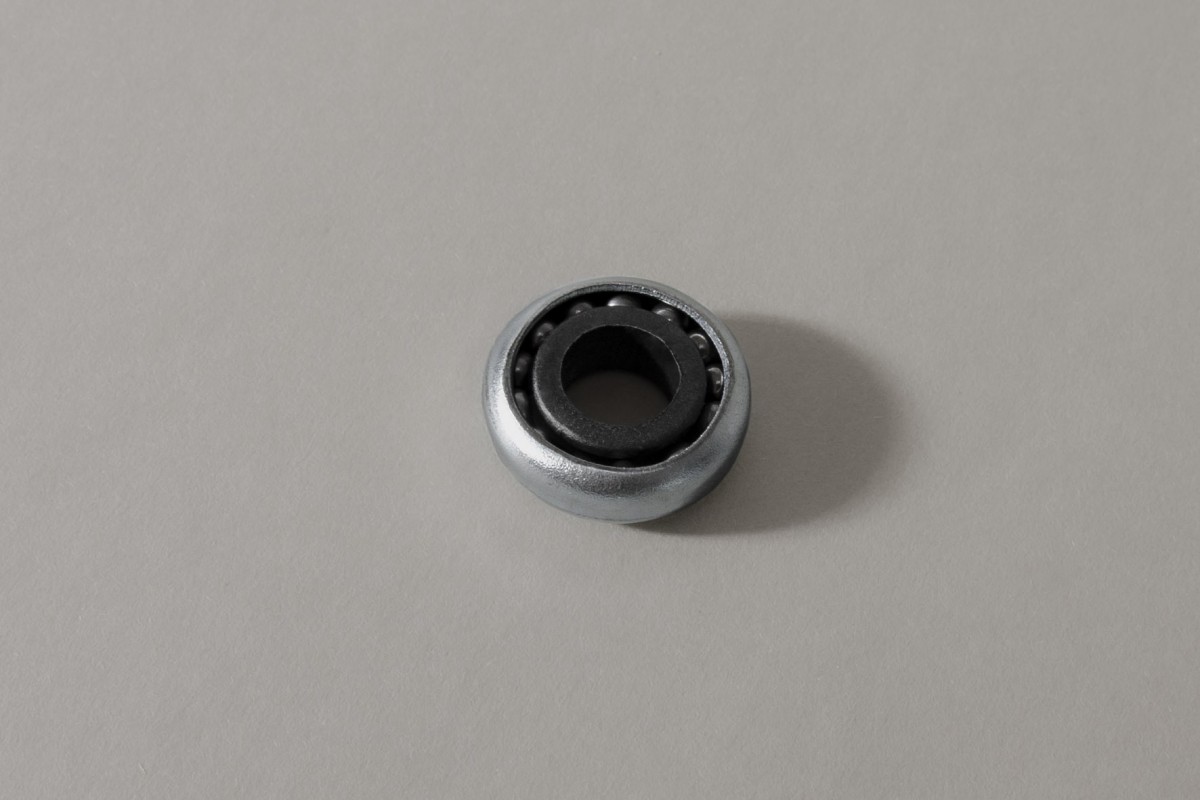 Ø28 / Ø12 bearing with plastic rim and black flange
