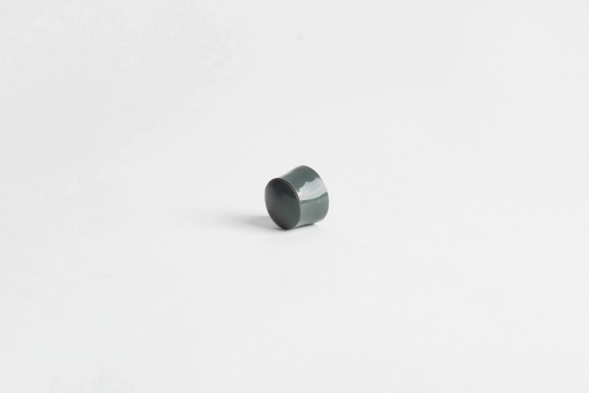 13 mm stopper with hole plug, basalt